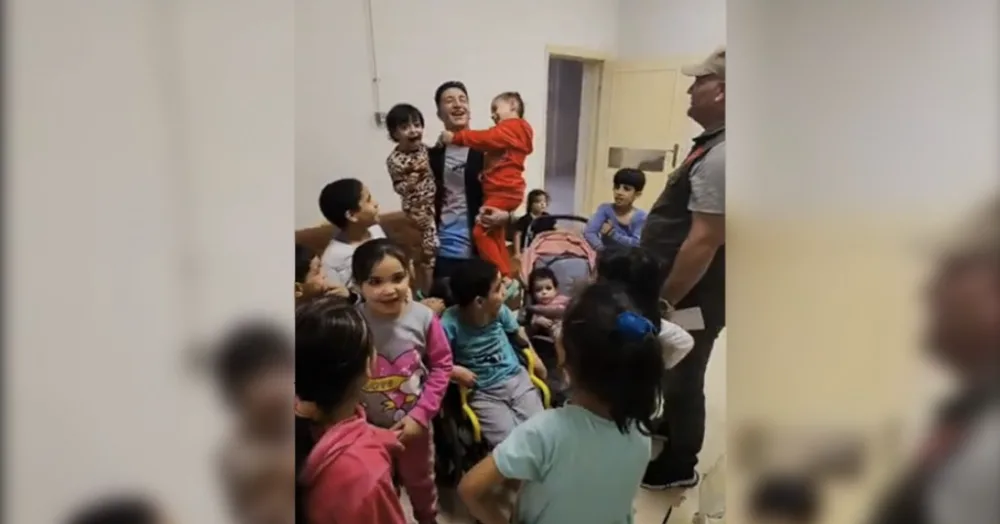 Gazze’deki Çocuklarla Savaşı Unutturan Gün: Oyunlar ve Mutluluk Anları