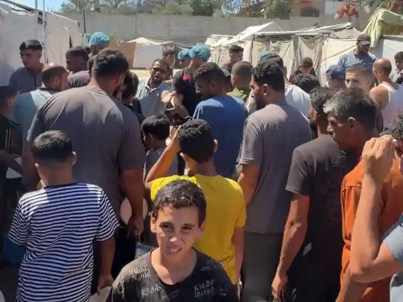 Gazze'de gıda krizi ve a&ccedil;lıkla m&uuml;cadele eden &ccedil;ocuklar i&ccedil;in y&uuml;r&uuml;t&uuml;len insani yardım faaliyetleri