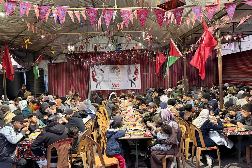 Osmanoğlu Yardımlaşma Derneği Gazze’de Ramazan’ın 21. Gününde Hamidiye Aşevi’nde İftar Programı Devam Etti