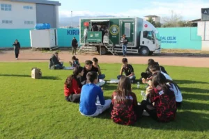 Osmanoğlu Yardımlaşma Derneği Hatay Kırıkhan Spor Kulübü’ne Destek Vererek Müsabaka Öncesi İkram Sponsoru Oldu